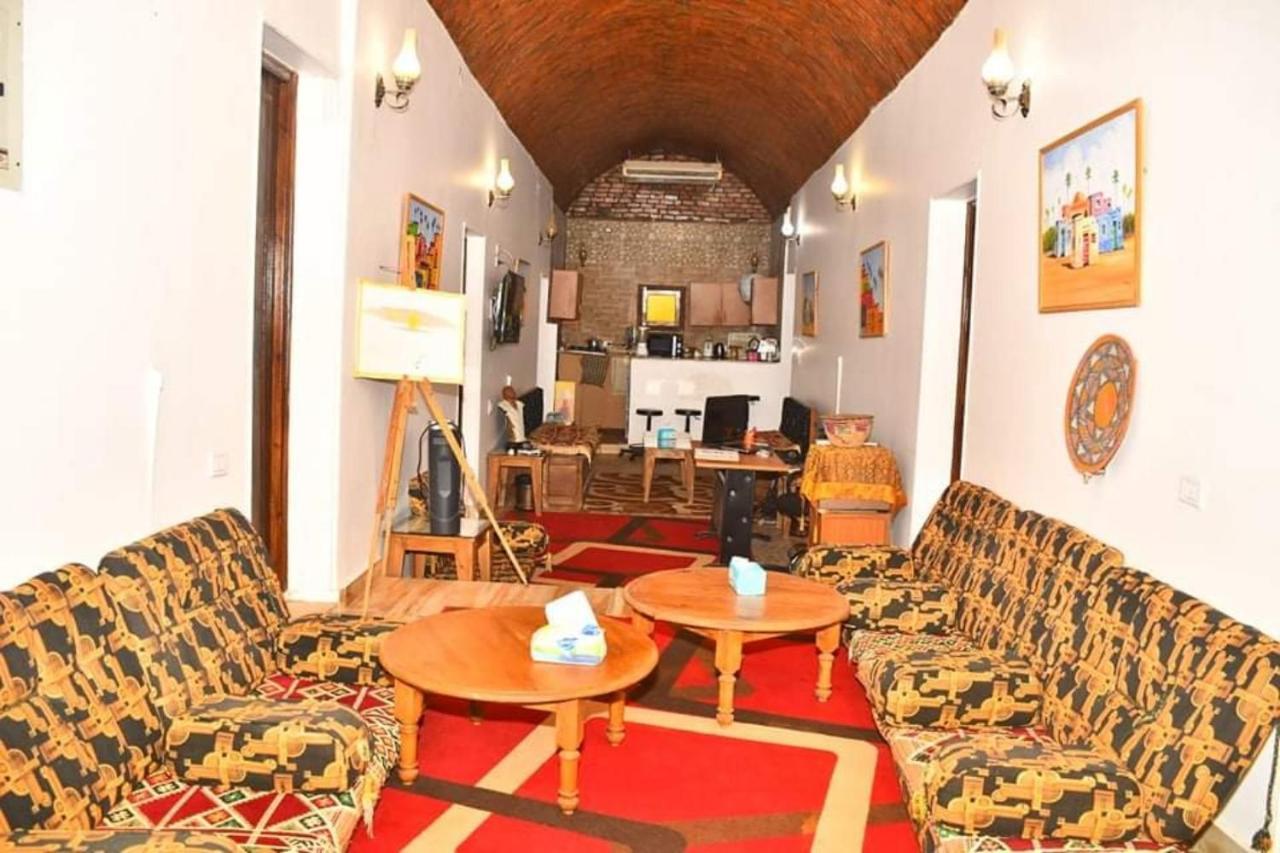 Om-Abdallah Aswan Buitenkant foto